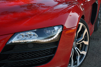 Illustration for article titled 2010 Audi R8 5.2 FSI: First Drive